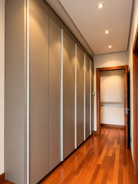 Closet &mdash; Armário de Circulação e Closet em Fendi com Puxadores Perfil