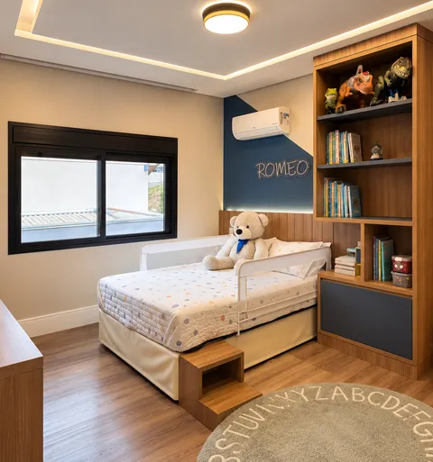 Dormitórios - Solteiro e Infantil &mdash; Cama Infantil com Escada Acoplada e Cabeceira Ripada com LED