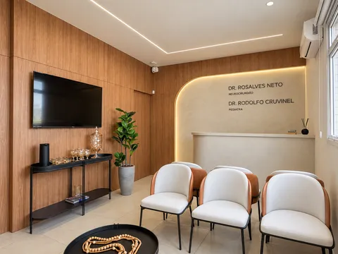Espaço Comercial &mdash; Bancada de Home Office em Madeira com Armários Grafite e Nicho em LED