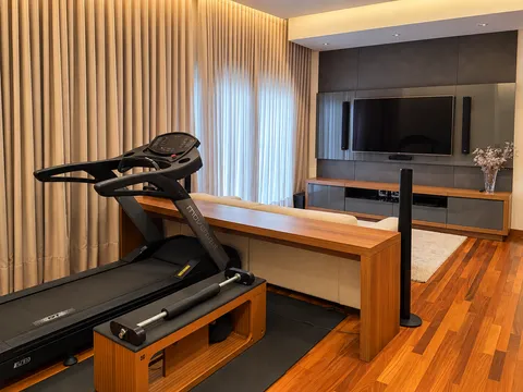 Espaços Multifuncionais &mdash; Espaço Multifuncional Integrando Living, Home Theater e Fitness