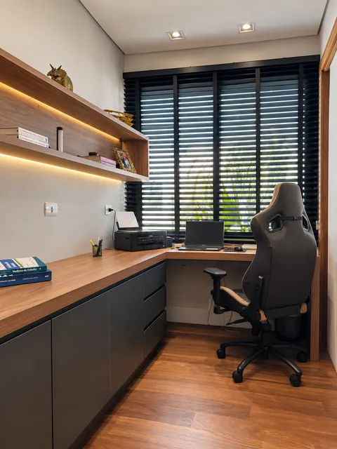 Home Office &mdash; Home Office Funcional com Mesa Ergonômica e Gaveteiro